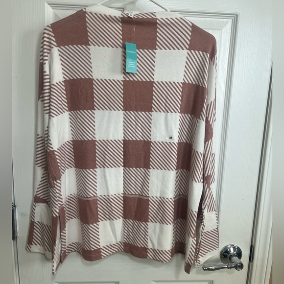 New with tags, medium sweater - Picture 2 of 4